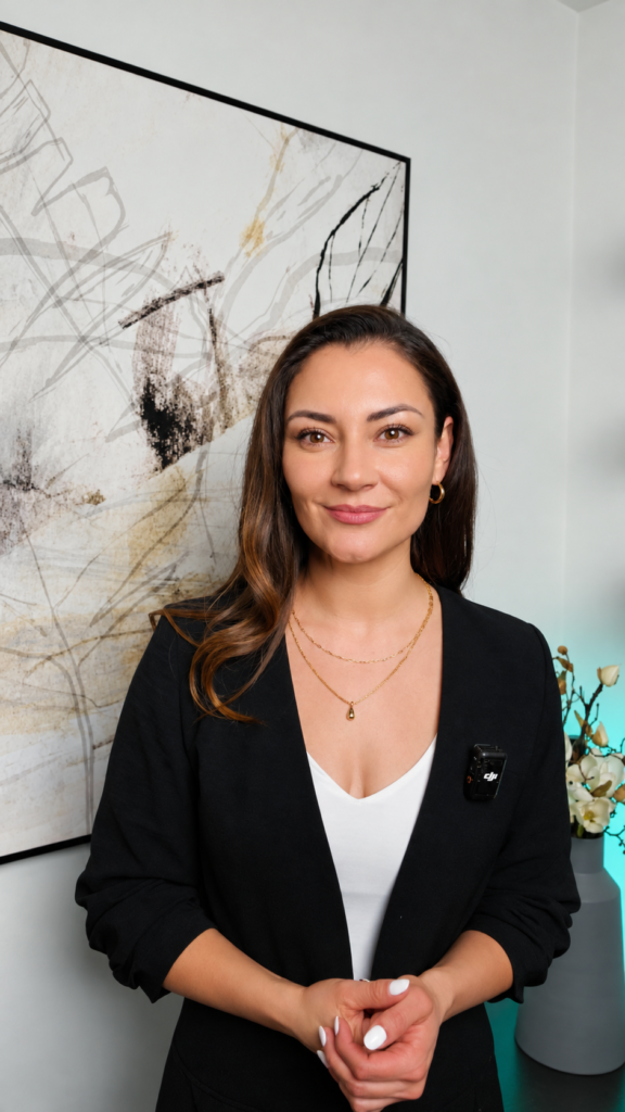 Jacqueline Borries, fundadora de Unlocked English